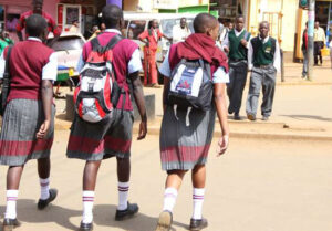 A clear photo of learners heading home for an half term break in the past